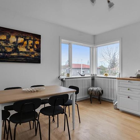 Cozy 2Br Apartment เรคยาวิก ภายนอก รูปภาพ